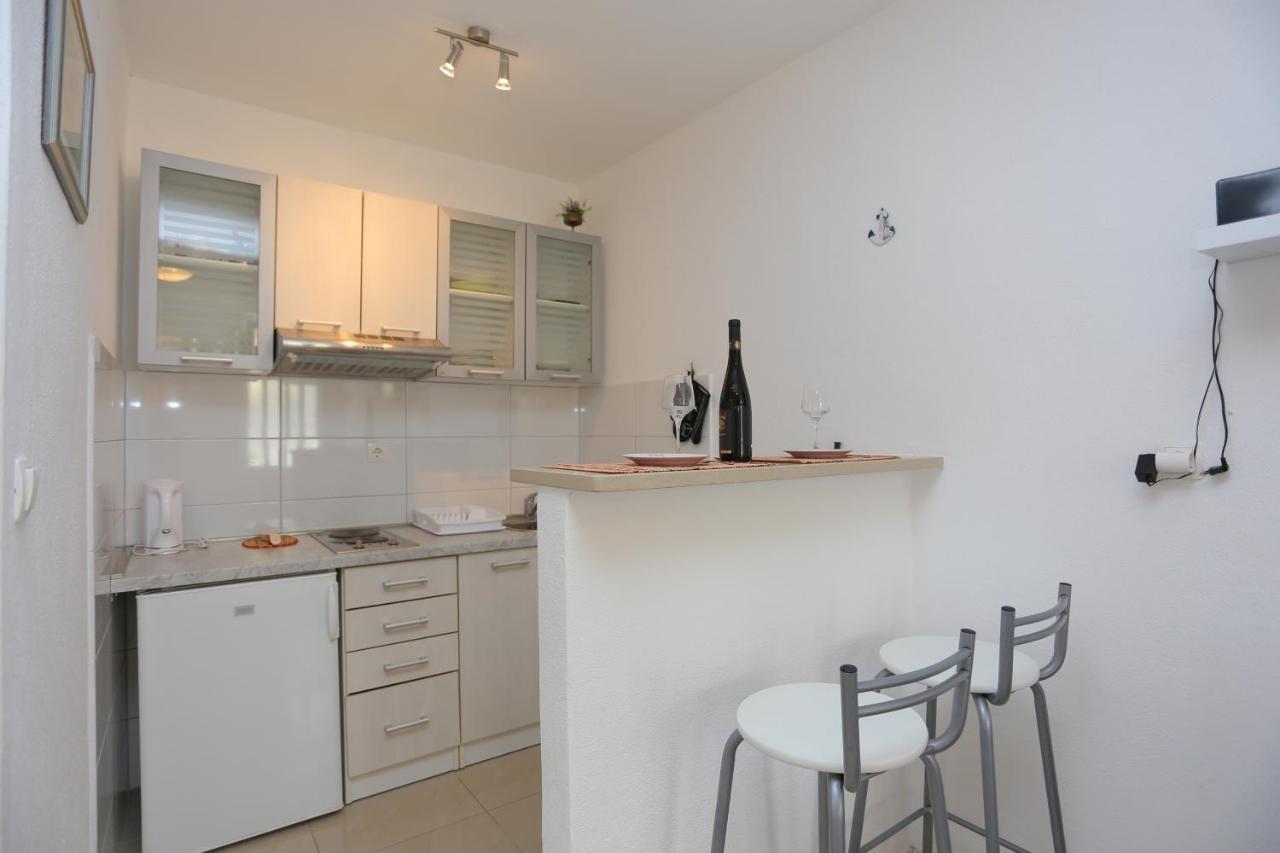 Apartments By The Sea Mimice, Omis - 18149 Bagian luar foto